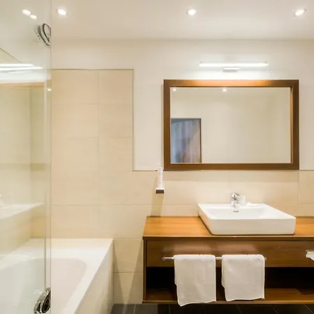 מלון Seehotel Jo 4*