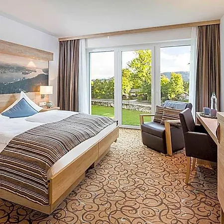 Seehotel Das Jo Portschach am Woerthersee