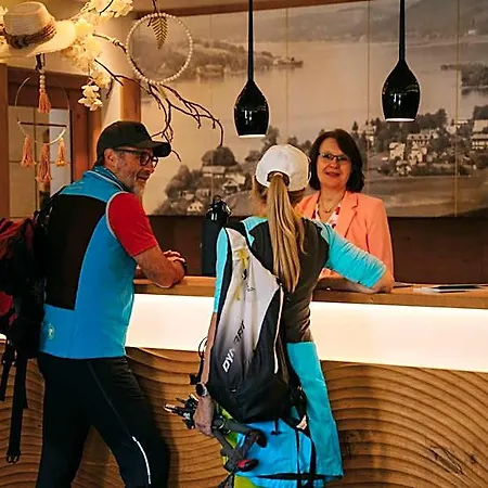 Seehotel Das Jo Portschach am Woerthersee